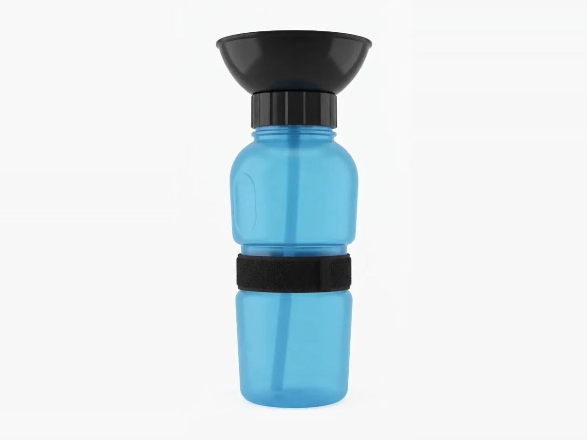 Botella de agua de paseo, armada